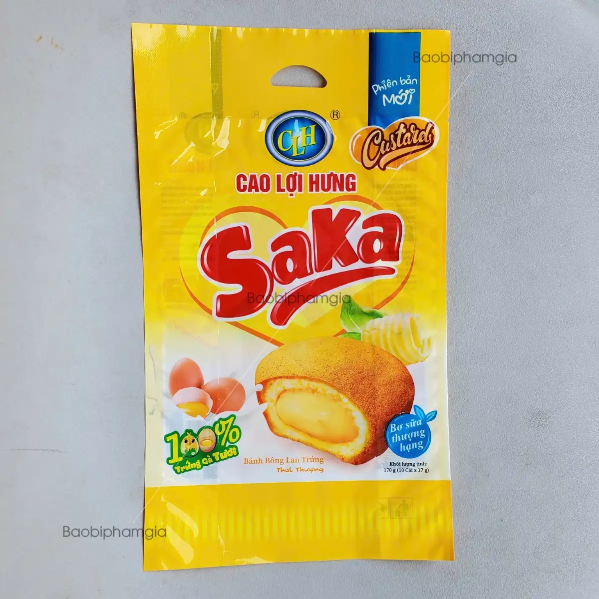 Túi zip đựng bánh Saka với nhân đậu xanh thơm ngon, phù hợp làm món ăn nhẹ.